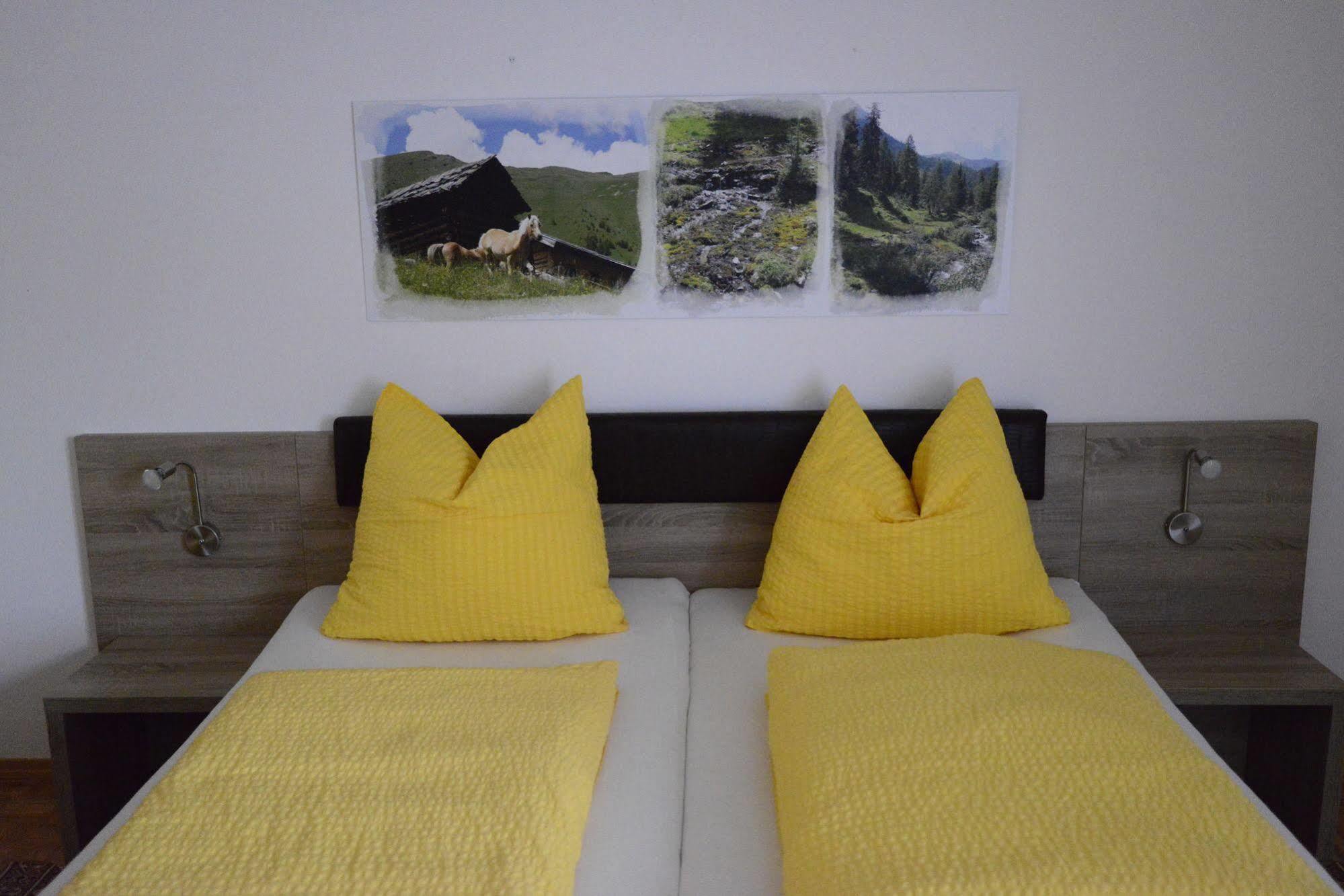 Gaestehaus Zwischenberger Obervellach Exterior foto